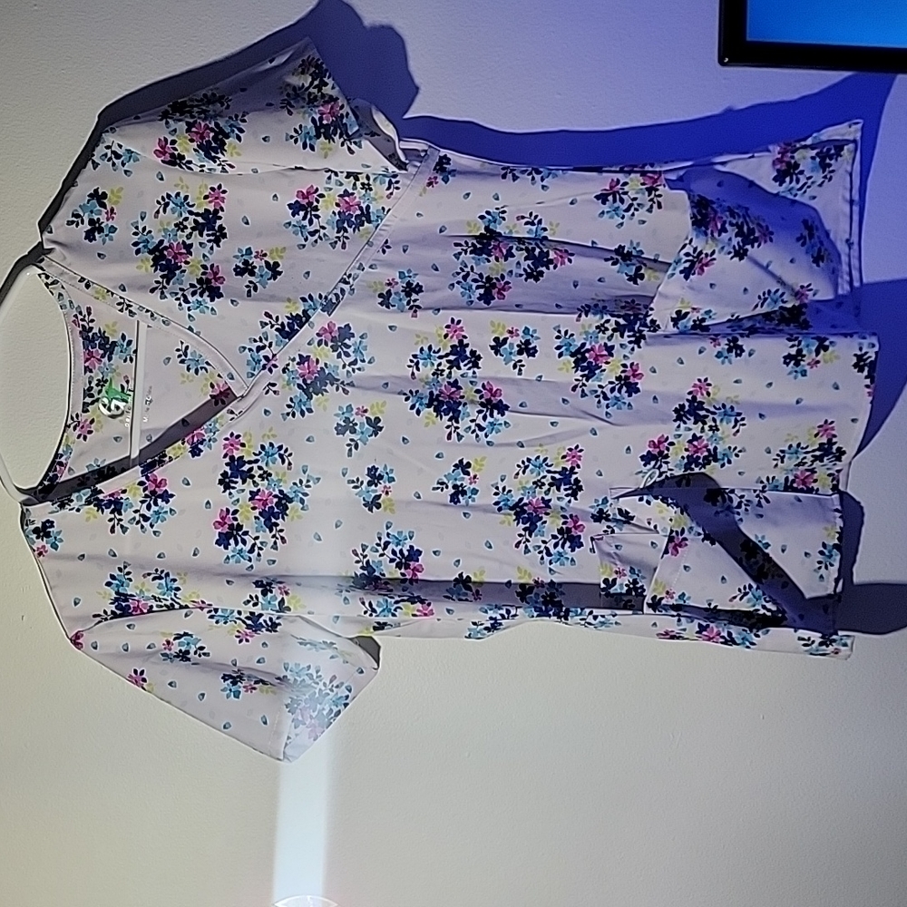 Small nurse scrub top